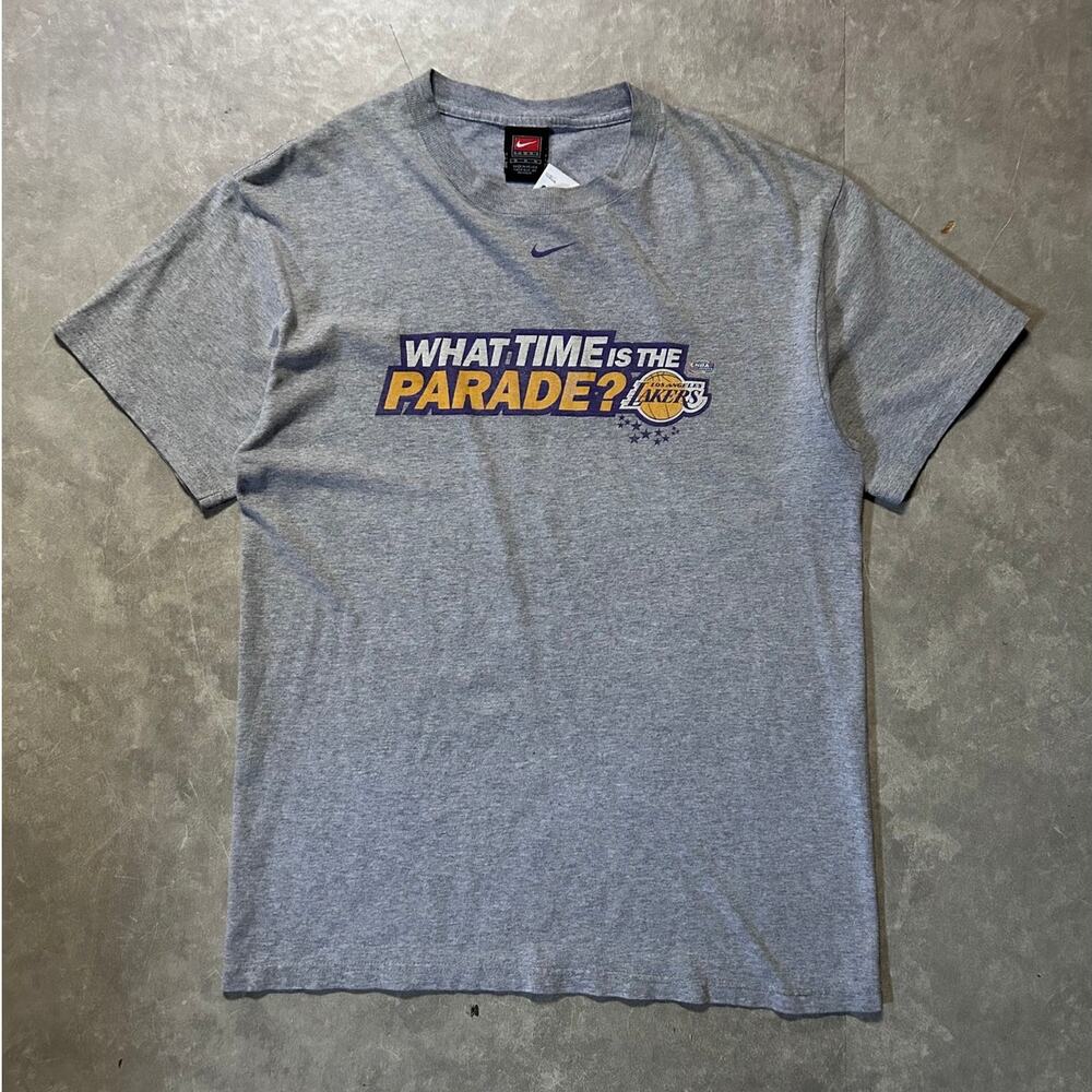 2000's Vintage Los Angeles Lakers Nike Gray T-Shirt -M